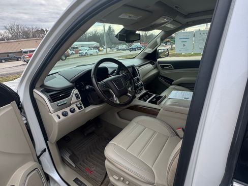Used 2020 GMC Yukon XL Denali w/ Open Road Package image 12