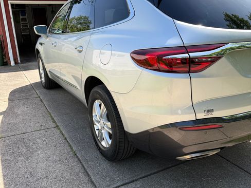 Used 2019 Buick Enclave Essence FWD image 9