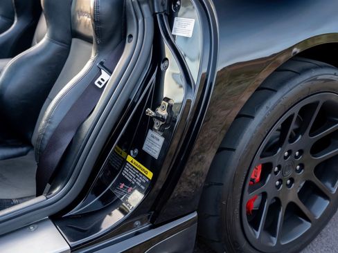 Used 2004 Dodge Viper SRT-10 RWD image 17