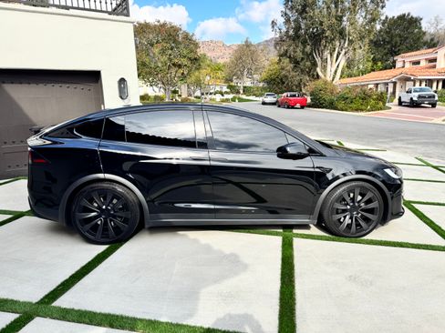 Used 2023 Tesla Model X image 8