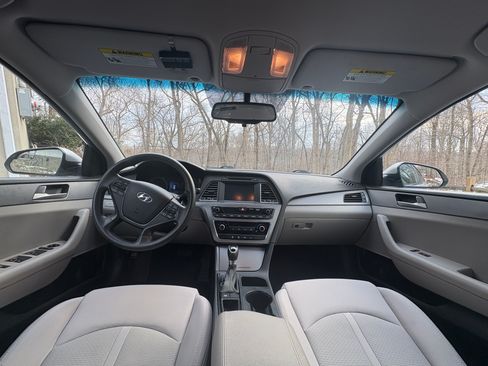 Used 2017 Hyundai Sonata ECO w/ Cargo Package image 4