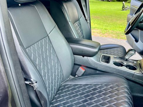 Used 2020 Jeep Grand Cherokee Altitude image 21