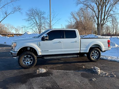 Used 2022 Ford F250 Lariat w/ Lariat Ultimate Package image 2