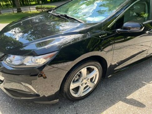 Used 2017 Chevrolet Volt LT w/ Comfort Package FWD image 10