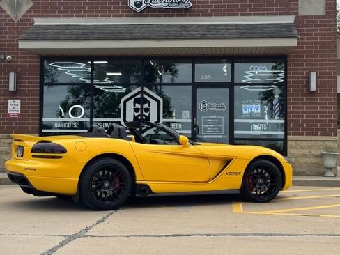 Used 2005 Dodge Viper SRT-10 image 17