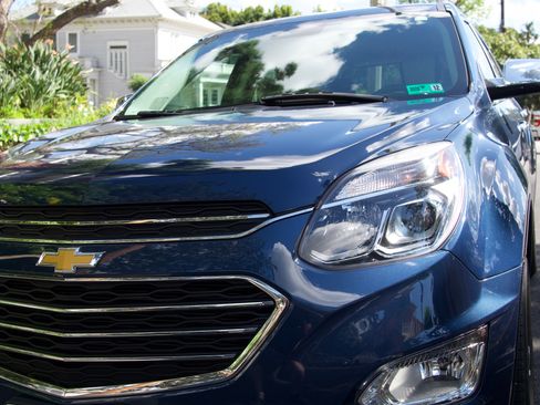 Used 2017 Chevrolet Equinox Premier w/ Enhanced Convenience Package image 20