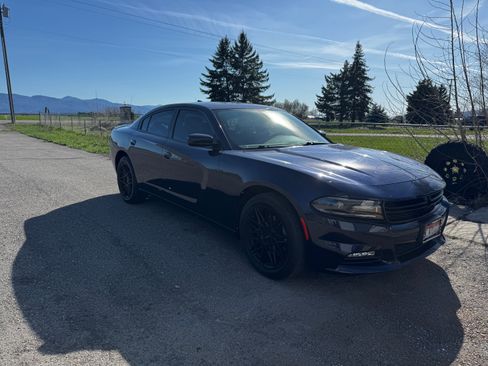 Used 2015 Dodge Charger SXT w/ Rallye Group image 2
