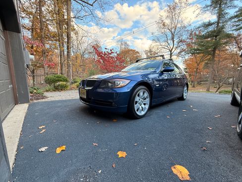 Used 2006 BMW 330xi Sedan image 2
