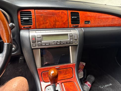 Used 2004 Lexus SC 430 Convertible image 22