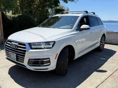 Used 2019 Audi Q7 3.0T Premium Plus w/ Premium Plus Package AWD/4WD image 2