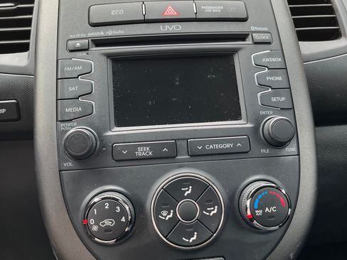 Used 2013 Kia Soul + w/ Audio Pkg image 10