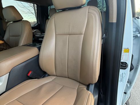 Used 2022 Ford F350 Lariat w/ Tremor Off-Road Package image 12