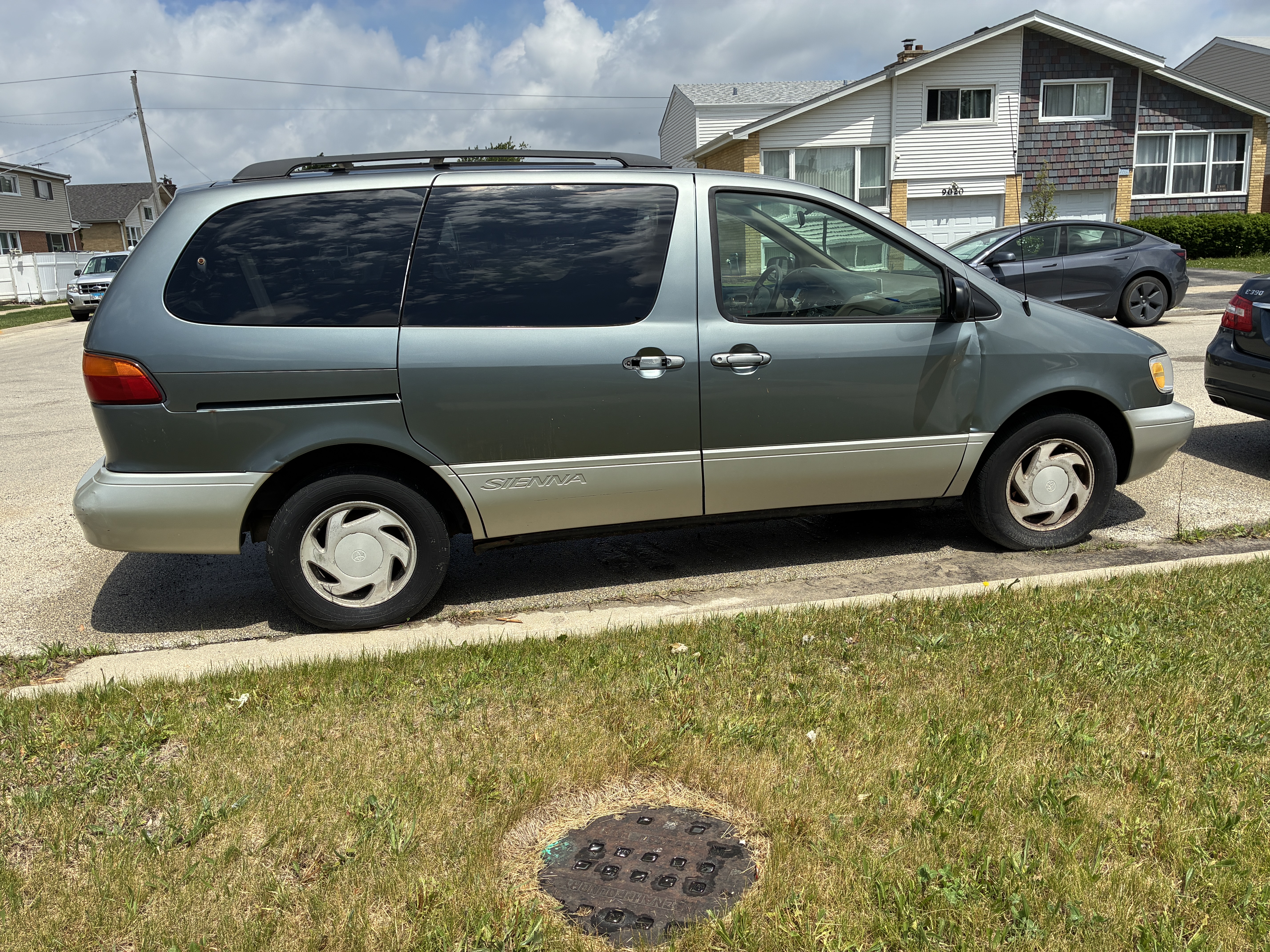 Used 1999 Toyota Sienna LE FWD image 5