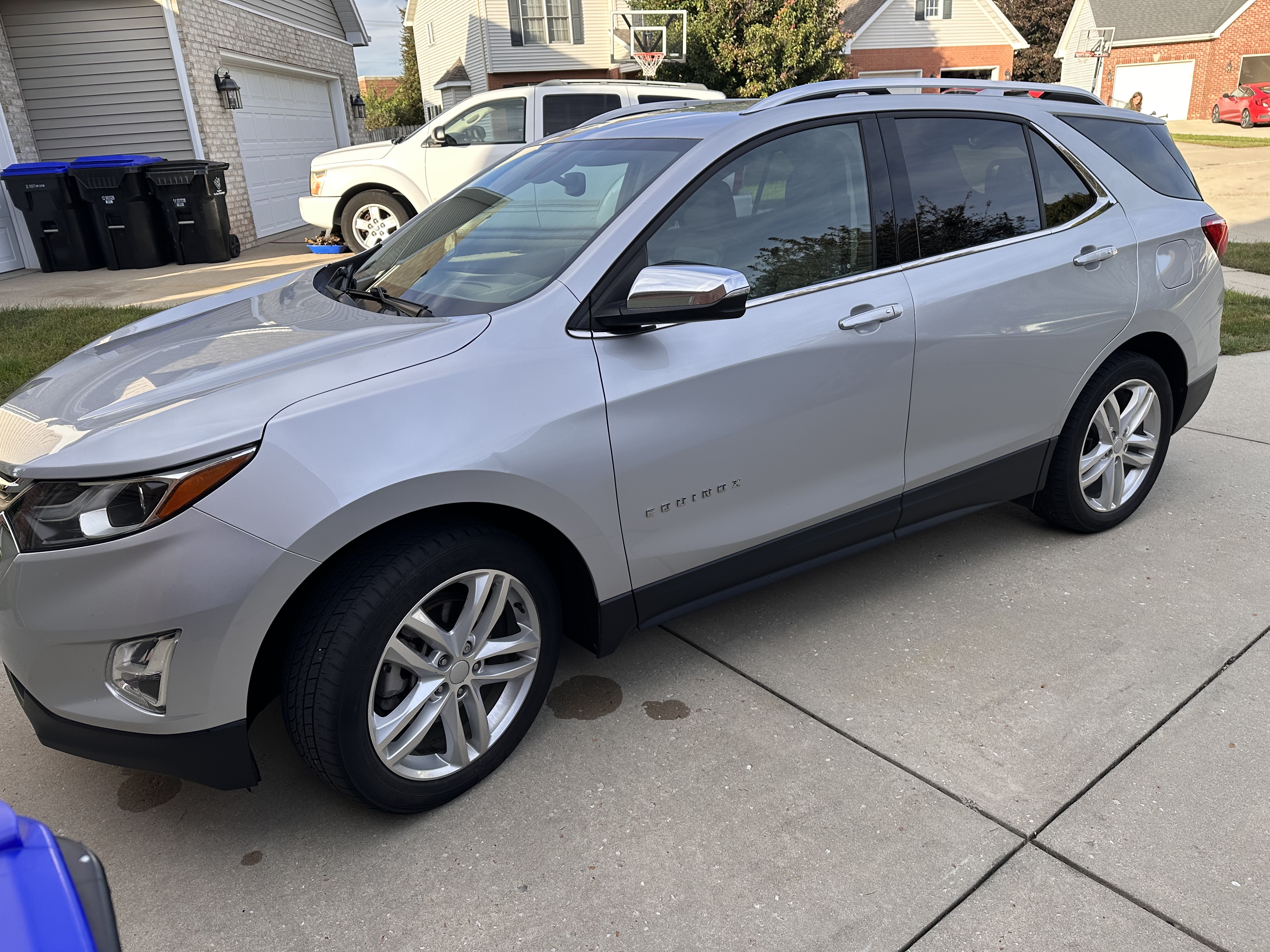 Used 2019 Chevrolet Equinox Premier FWD image 1