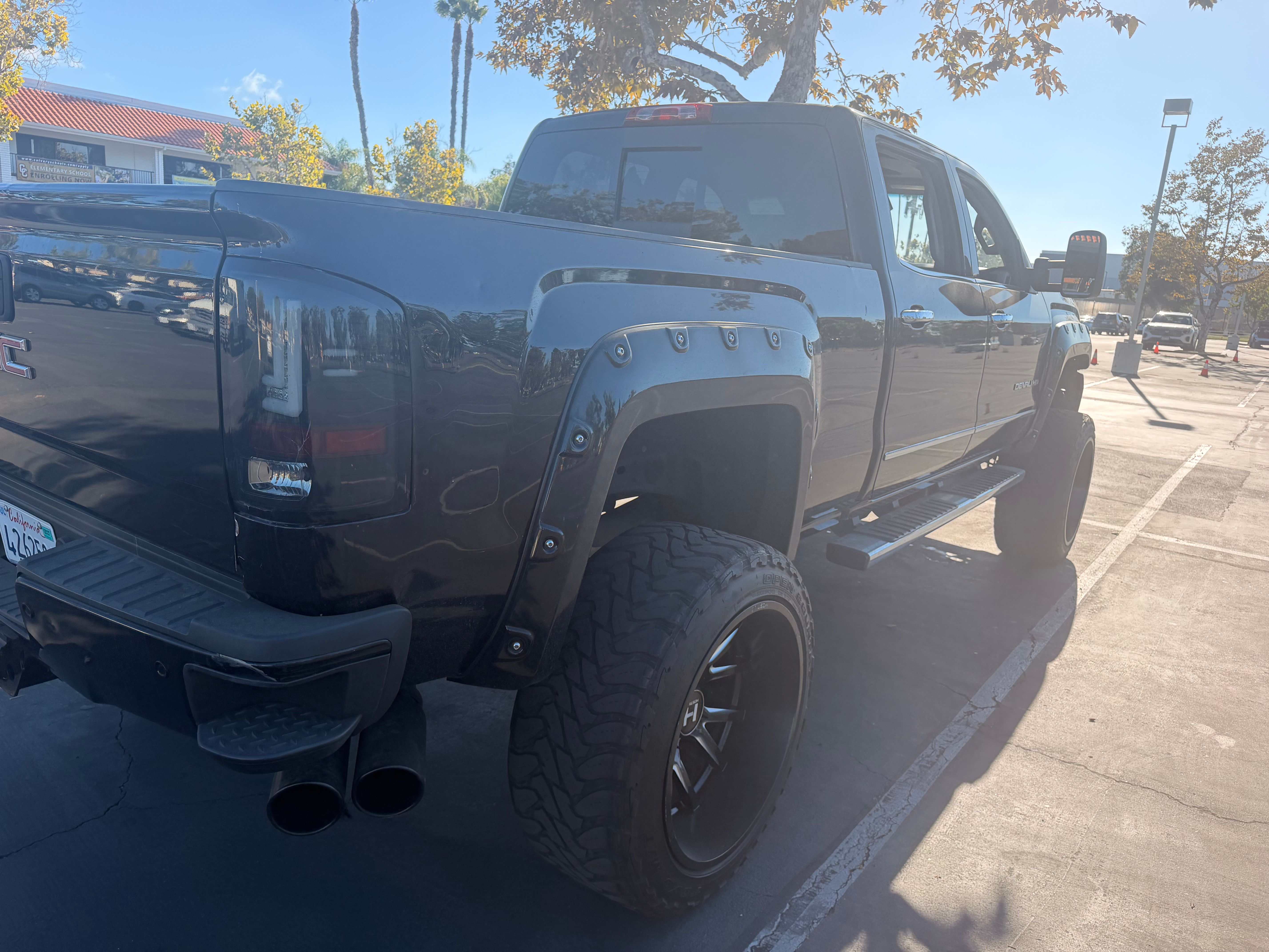 Used 2015 GMC Sierra 2500 Denali w/ Duramax Plus Package AWD/4WD image 20