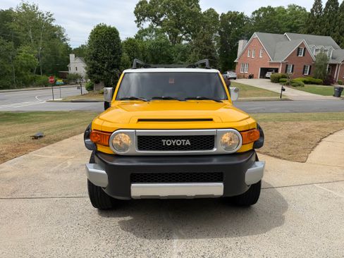Used 2007 Toyota FJ Cruiser 2WD image 2