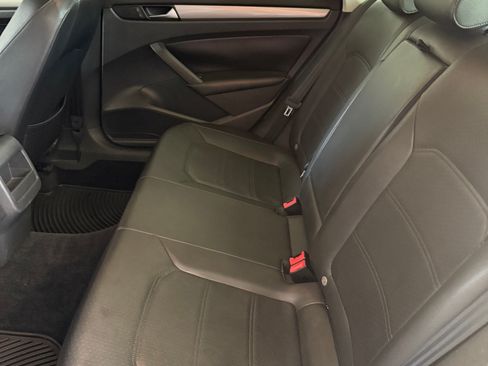 Used 2014 Volkswagen Passat 1.8T Wolfsburg Edition image 17