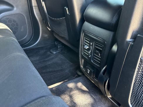 Used 2017 Jeep Grand Cherokee Laredo w/ Quick Order Package 2BE RWD image 4