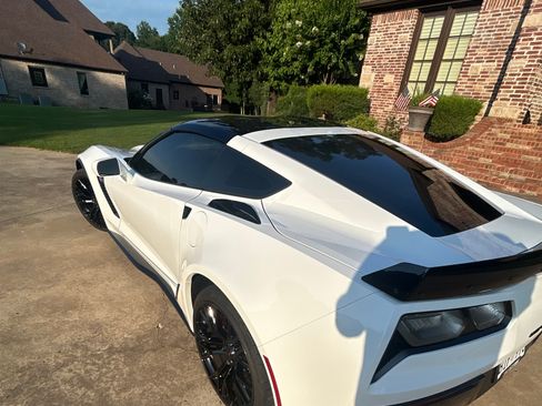 Used 2016 Chevrolet Corvette Z06 w/ 2LZ Preferred Equipment Group RWD image 5