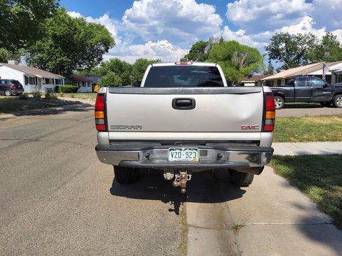 Used 2004 GMC Sierra 2500 SLE w/ Heavy-Duty Power Package image 9