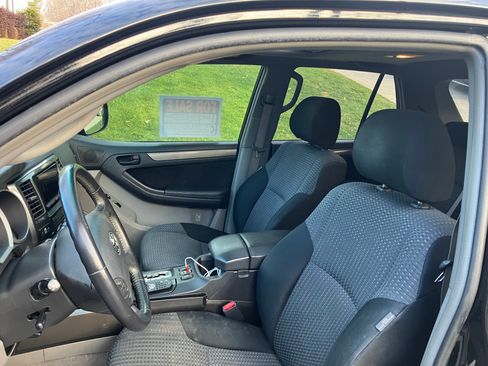 Used 2007 Toyota 4Runner SR5 image 5