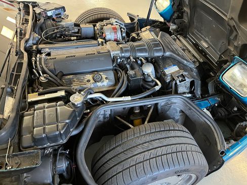 Used 1992 Chevrolet Corvette Coupe image 17