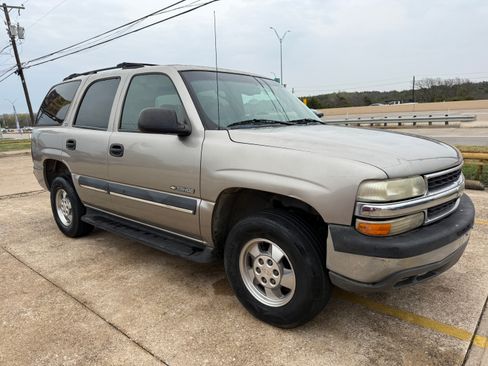 Used 2002 Chevrolet Tahoe LS image 9