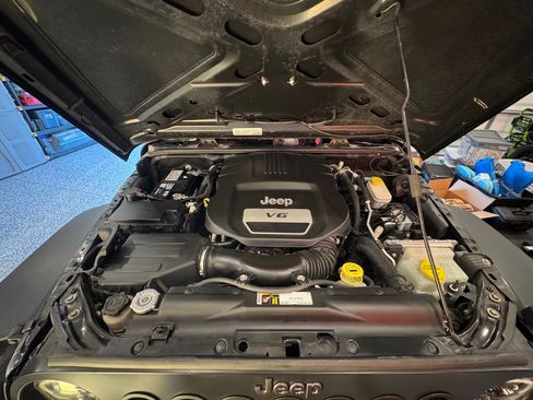 Used 2016 Jeep Wrangler Unlimited Sport AWD/4WD image 19