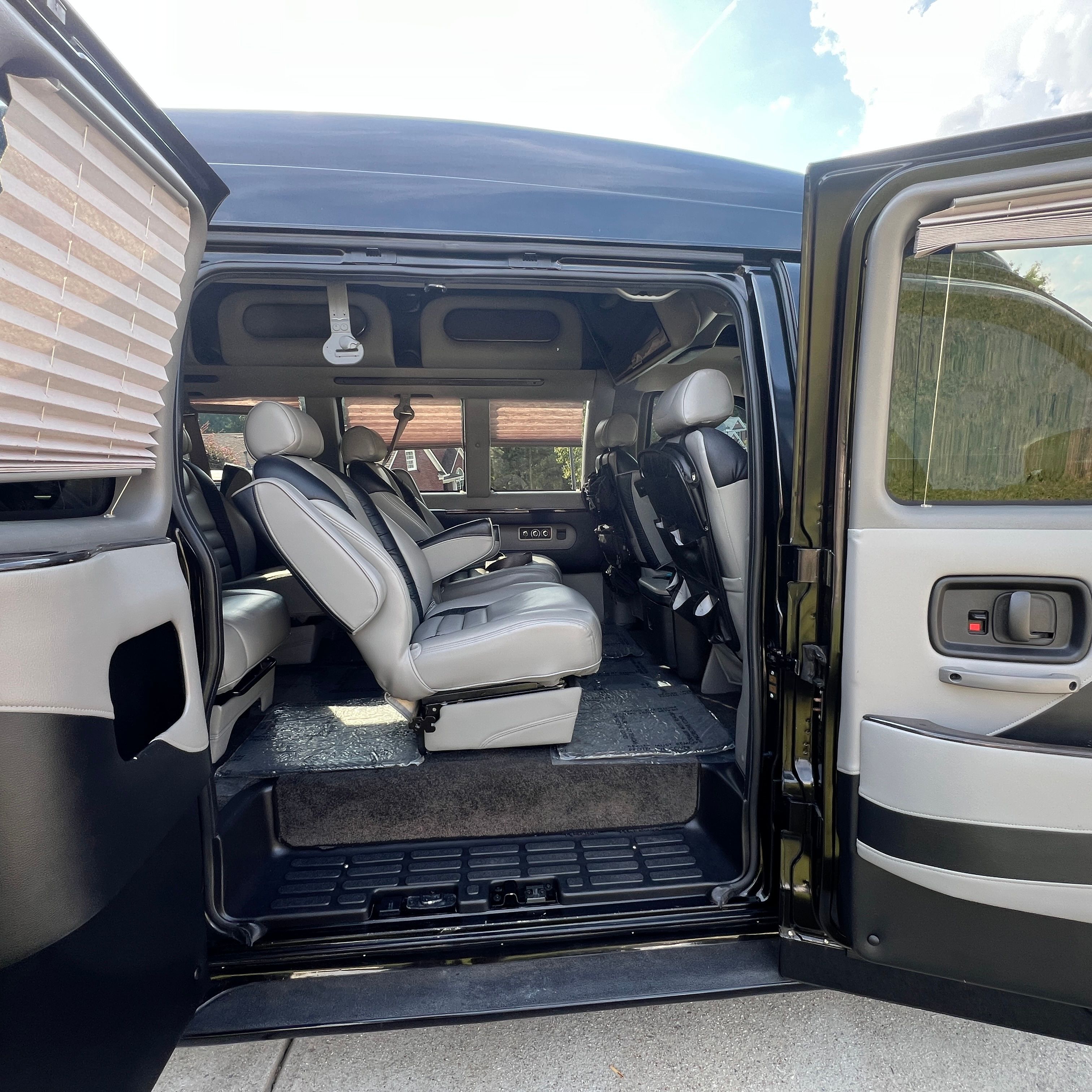 Used 2015 GMC Savana 2500 Extended RWD image 11