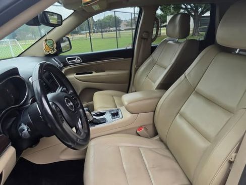 Used 2018 Jeep Grand Cherokee Limited AWD/4WD image 16