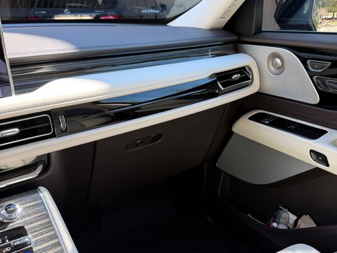 Used 2023 Lincoln Aviator Black Label w/ Dynamic Handling Package image 13