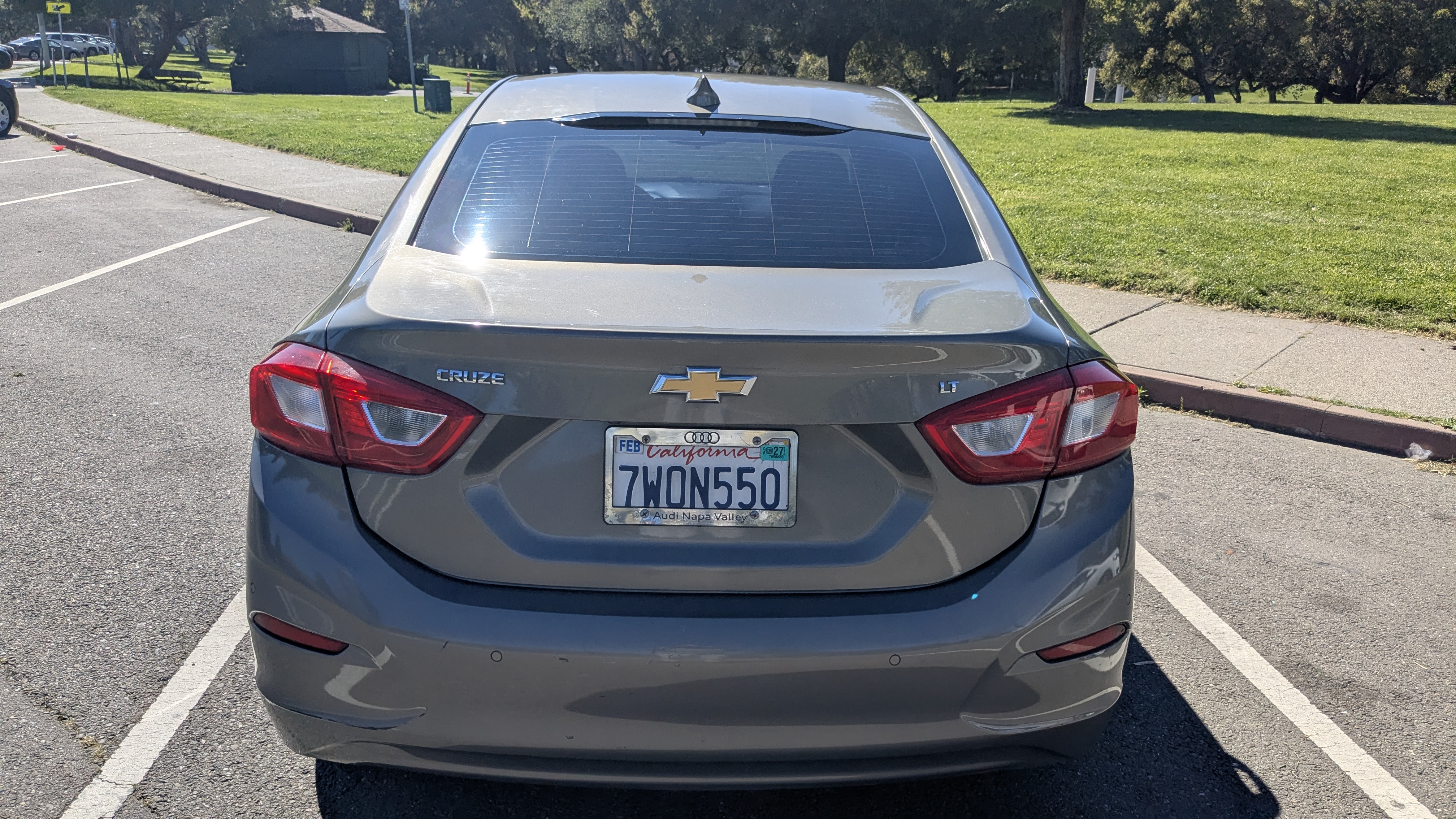 Used 2017 Chevrolet Cruze LT w/ Convenience Package FWD image 4