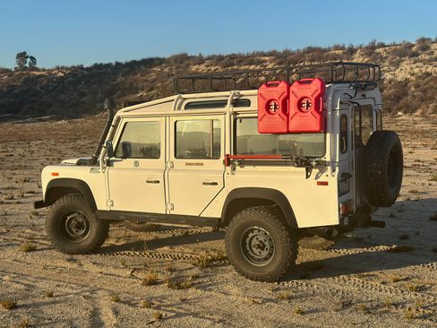 Used 1993 Land Rover Defender 110 image 9