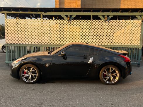 Used 2015 Nissan 370Z Coupe image 1