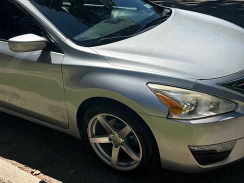 Used 2013 Nissan Altima 2.5 S FWD image 11