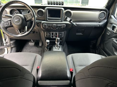Used 2018 Jeep Wrangler Unlimited Sport S AWD/4WD image 10