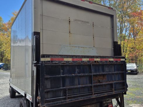 Used 2006 Ford E-350 and Econoline 350 Super Duty image 5