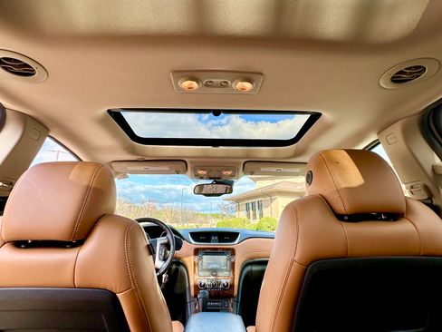 Used 2014 Chevrolet Traverse LTZ image 13