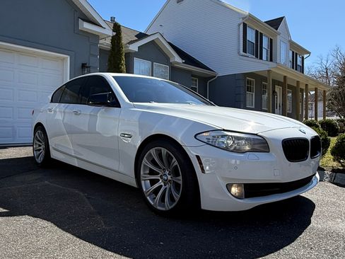 Used 2012 BMW 550i xDrive Sedan image 8