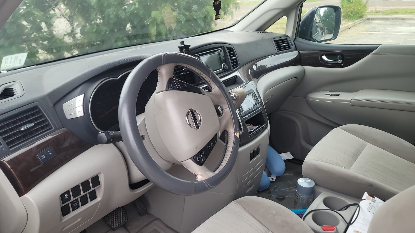 Used 2017 Nissan Quest SV FWD image 6