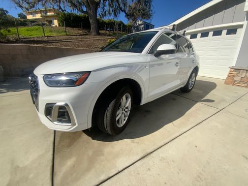 Used 2022 Audi Q5 2.0T Premium w/ Convenience Package image 2