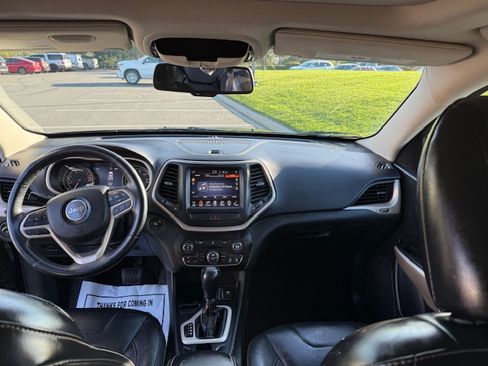 Used 2017 Jeep Cherokee High Altitude image 13
