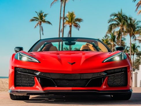 Used 2023 Chevrolet Corvette Z06 w/ Battery Protection Package RWD image 8