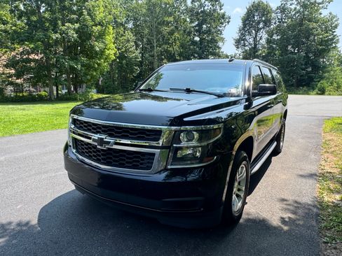 Used 2019 Chevrolet Suburban LT AWD/4WD image 6