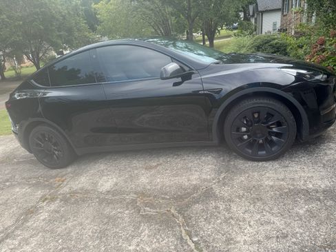 Used 2022 Tesla Model Y Long Range AWD/4WD image 13