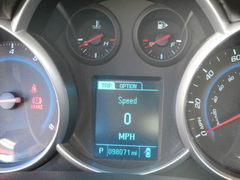 Used 2014 Chevrolet Cruze LS image 15