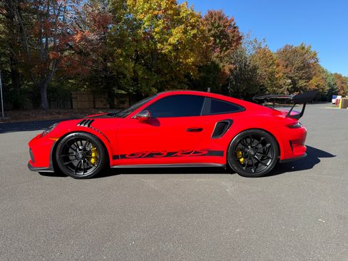 Used 2019 Porsche 911 GT3 RS image 2