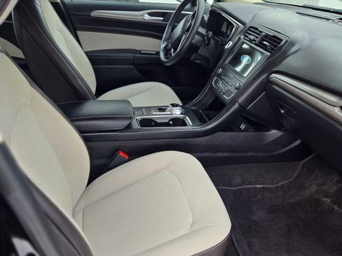 Used 2020 Ford Fusion SE w/ Equipment Group 151A image 13