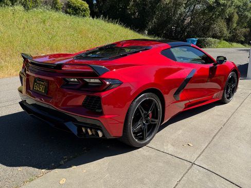 Used 2021 Chevrolet Corvette Stingray Coupe 2D w/ Z51 Performance Package image 12