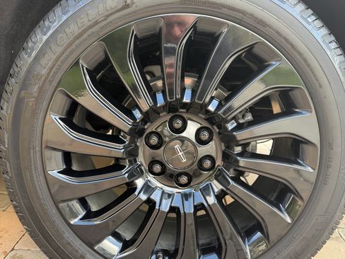 Used 2022 Lincoln Navigator L Black Label image 10